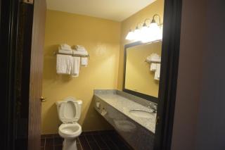 Countryside Inn and Suites - Mount Orab - 2