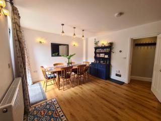 The Hideaway - Central Townhouse with garden, roof terrace & parking - Wareham - 4