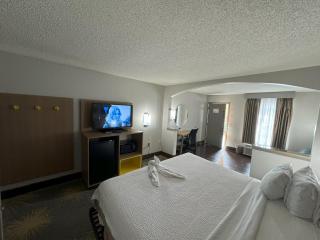 Days Inn & Suites by Wyndham Tuscaloosa - Univ. of Alabama - Tuscaloosa - 1