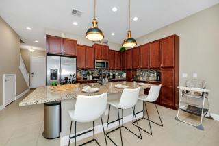 Cozy Disney Themed Townhouse 4BR Private Pool at Festival Resort - Davenport - 1