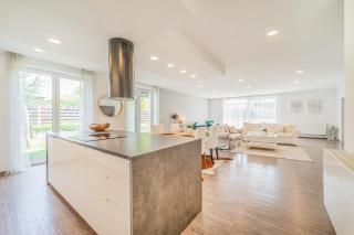 Vila Sara s bazénem a infrasaunou na kraji Prahy - 2