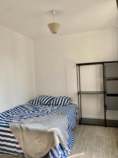 Chambre d'hôtes équipée et neuve - Drancy - 1