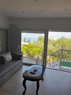 Biku Guesthouse on the hill - Vlorë - 9