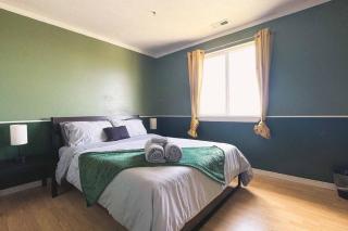 Amazing Views && Central Location - 6