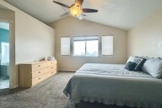 Amazing Views && Central Location - 4