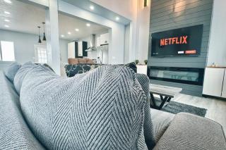 Amazing Views && Central Location - 3