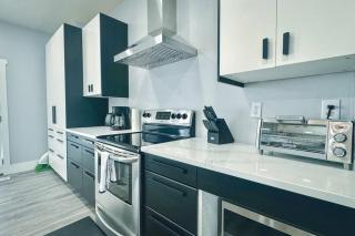 Amazing Views && Central Location - 1