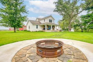 Charming Manchester Retreat with Patio and Fireplace! - Manchester - 0