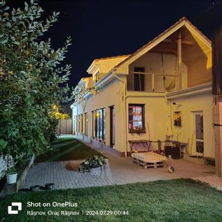 IMPERFECT house - Rîşnov - 1