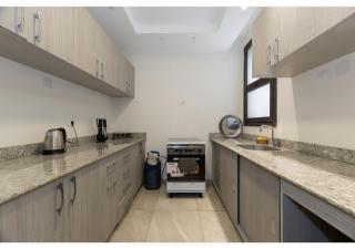 Apartment With Private Garden In Allegria Residence - Sheikh Zayed - 4