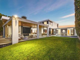 Ultimate Beachfront Escape with Pool - Kingscliff - 9