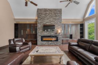 Tranquil Chateau on Moody Lake - 4