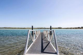 River Front Escape, Short Walk to Ocean Street - Maroochydore - 5