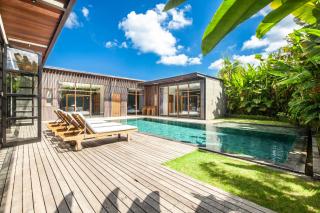 Brand New 5 Br Villa Enclosed Living Room Canggu - Canggu - 0