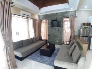 Villa kota bunga di puncak bogor ada kolam pribadi - 4