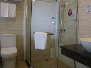 GreenTree Inn Jiangsu Nantong Haimen Bus Statian Shell Hotel - Haimen - 2