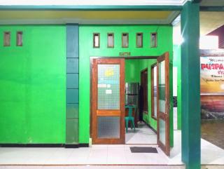 Puspa Tiara Syar'i Guci Mitra RedDoorz - Tuwel - 9