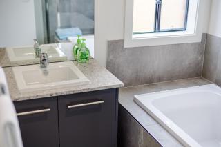 StayAU Charming 4BR Retreat in Wyndham Vale - 1