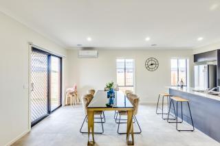 StayAU Charming 4BR Retreat in Wyndham Vale - 6