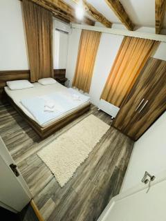 Holiday Home with Private Pool - Bihać - 3