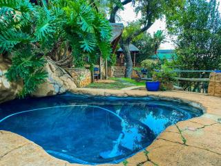 Bali at Scenic Haven Lodge in Hartbeespoort - Hartbeespoort - 3