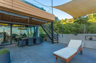 4 private modern Apartments SeaView Sleeps 16 v104 - 3