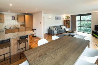 Superfast Broadband 2BD City Flat Farringdon - London - 2