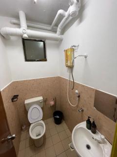 Peaceful Pines 4 ROOMS FULL AC & NETFLIX by EZYROOM MELAKA - Ayer Keroh - 9