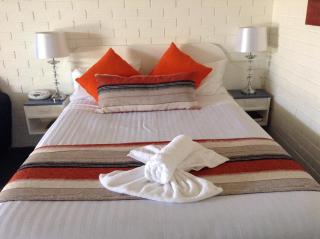 Cameo Inn Motel - 7