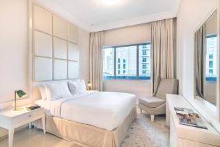 Chic 3BR Escape Steps from Dubai Mall, Burj & Metro in Prime Location - 7
