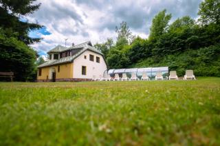 Villa with a covered pool, park, and playground - Svoboda nad Úpou - 3