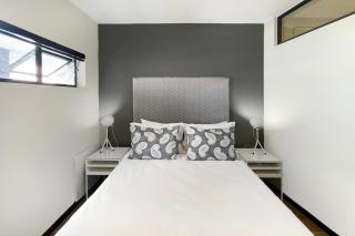 2 on 7th, The Vantage - 3