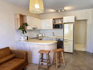 Chic Beachside 2 Bedroom Apartment in Beautiful Coffs Harbour - Coffs Harbour - 0