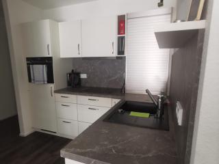 Wohnen direkt am Uferpark mit grossem Balkon und Seeblick - 4