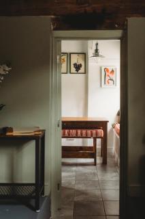 Cotswolds Cottage with Heated Pool - 2