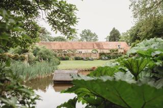 Cotswolds Cottage with Heated Pool - 4