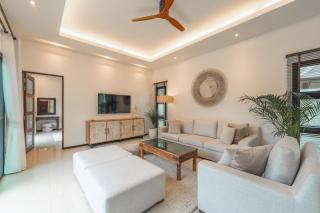 3-Bedroom Large Pool Villa With Garden - Layan Beach - 4