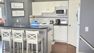 12 Spacious Home W Ac, Crib, Garage, By Airport - Calgary - 1