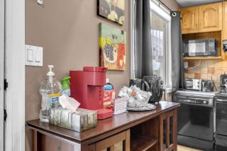 52-3 Bed Suite On Lake Central Ac By Airport - Calgary - 5