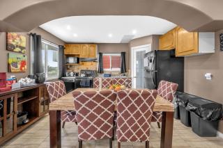 52-3 Bed Suite On Lake Central Ac By Airport - Calgary - 2