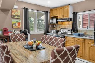 52-3 Bed Suite On Lake Central Ac By Airport - Calgary - 3