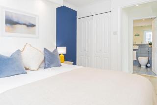 Bright & Breezy - Portsmouth - 1