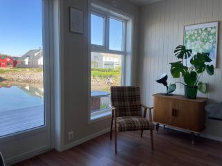 Modern Fishermans Cabin - 4
