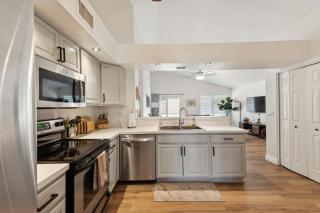 Beautifully Renovated Glendale Retreat home - Glendale - 8