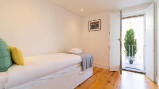 City Center Duplex w Patio by LovelyStay - Oporto - 4