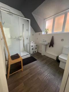 Spacious Double Studio-style room - Orpington - 2