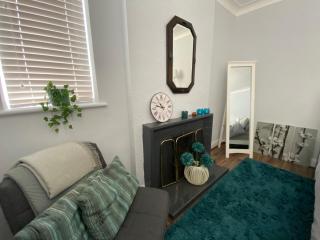 Spacious Double Studio-style room - Orpington - 3