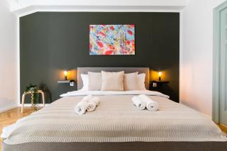 Heart of the City - Cozy Apartments in Prime Location - 5