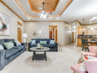 Expansive Oasis With Private Pool #jd - - 5