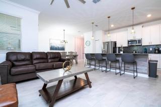 Lake View & Free Resort Access Near Disney 4399 - Kissimmee - 1